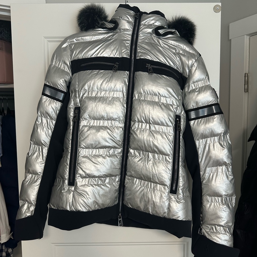 Toni Sailer Women's Silver Puffer Ski/Snowboard Jacket